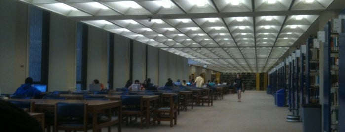 Perry-Castañeda Library (PCL) is one of Tempat yang Disukai JoAnn.