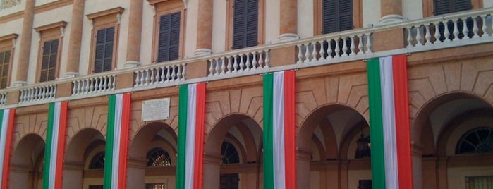 Teatro Alessandro Bonci is one of Storia e cultura.