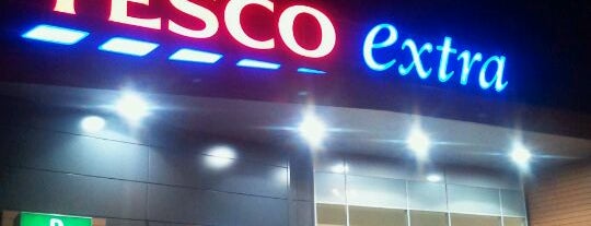 TESCO Extra is one of Esperanzaさんのお気に入りスポット.