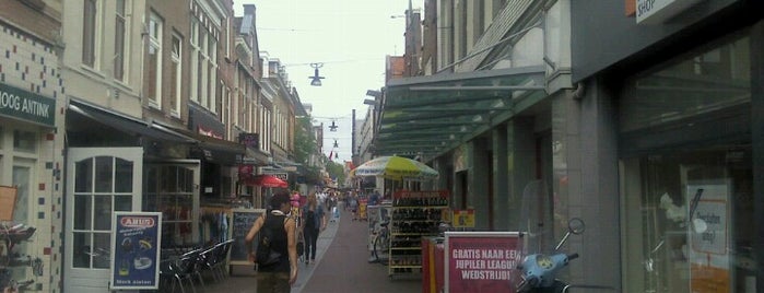 Hoogstraat is one of Lugares favoritos de Mia.