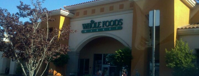 Whole Foods Market is one of Tempat yang Disimpan Andrew.