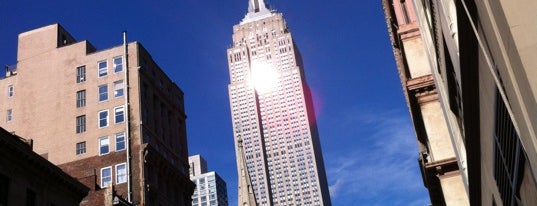 엠파이어 스테이트 빌딩 is one of New York City's Must-See Attractions.