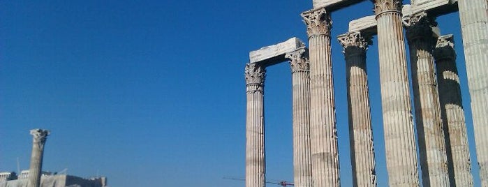 Temple of Olympian Zeus is one of honeymoon　list　in　Greece.