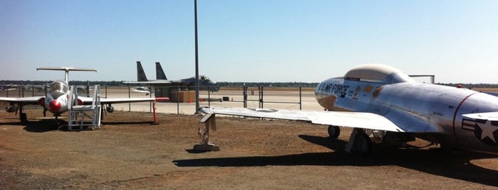 Yanks Air Museum is one of Must-see seafood places in cerquilho/sp.