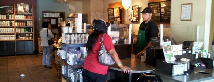 Starbucks is one of Orte, die Arnie gefallen.