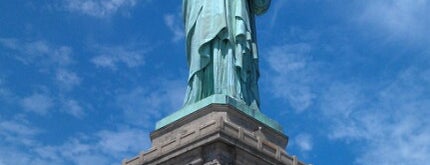自由の女神像 is one of Things To Do In NYC.