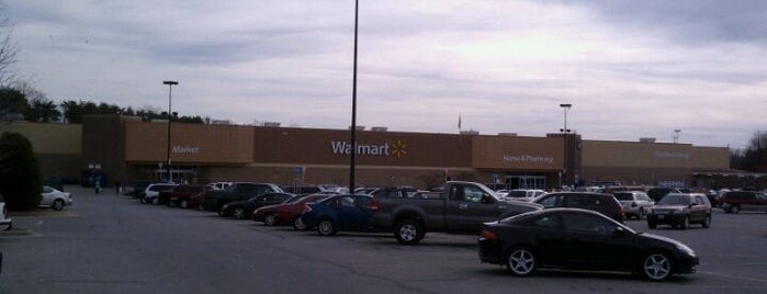Walmart Supercenter is one of Lieux qui ont plu à Terri.