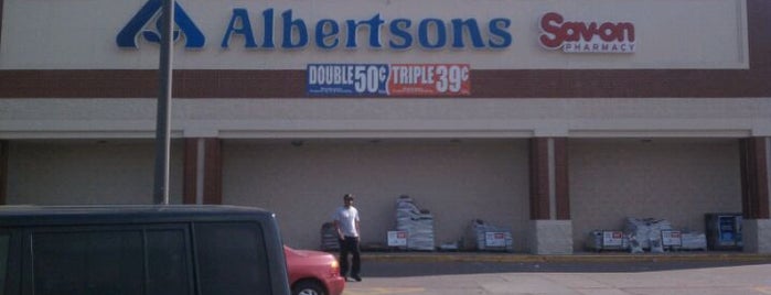 Albertsons is one of สถานที่ที่ David ถูกใจ.