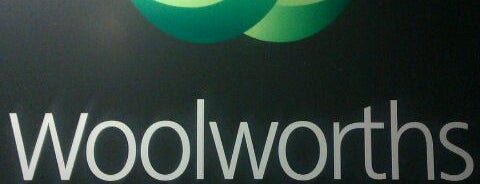 Woolworths is one of Locais curtidos por Darren.
