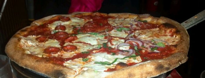 Lombardi's Coal Oven Pizza is one of Culinary Bucket List.