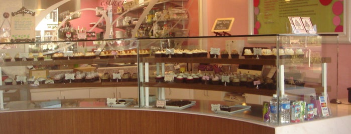 Esther's Cupcakes is one of Conseil de CBS Local.