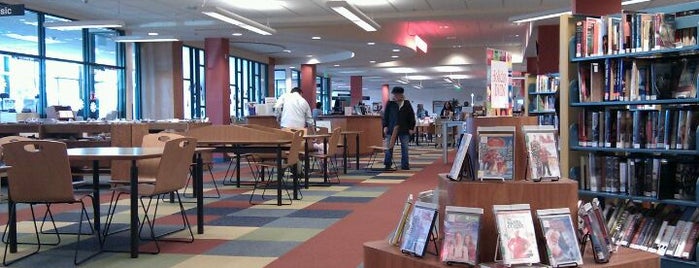 Cockeysville Library is one of Tempat yang Disukai kenisha.