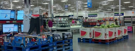 Sam's Club is one of Bobby's Antelope Valley List.