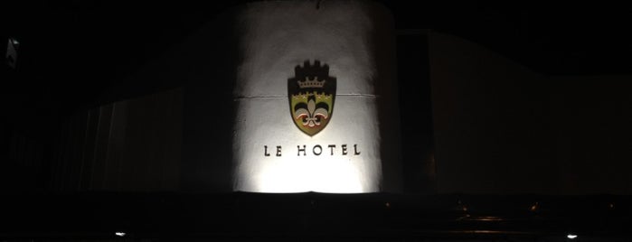 Le Hotel is one of Thiagoさんのお気に入りスポット.