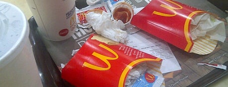 McDonald's is one of Un dia con mi morena.