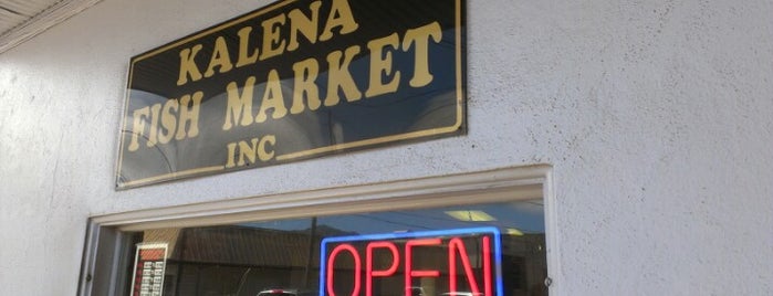 Kalena Fish Market is one of สถานที่ที่บันทึกไว้ของ Heather.