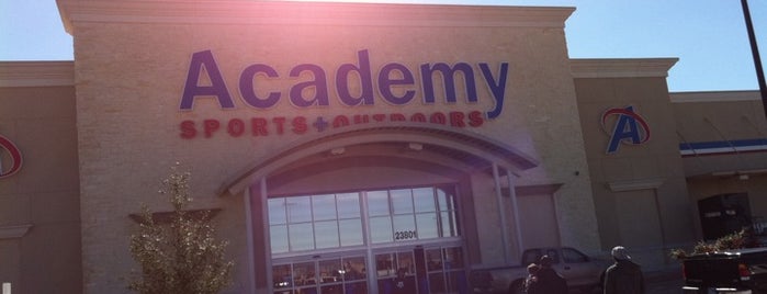 Academy Sports + Outdoors is one of สถานที่ที่ Clyde ถูกใจ.