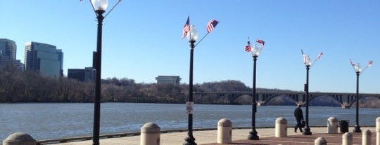 Washington Harbour is one of Chill Spots In DC.