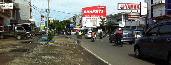 Jalan Sungai Saddang Baru is one of Makassar Main Roads.