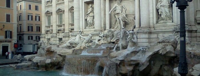 Trevi-fontein is one of Roma.