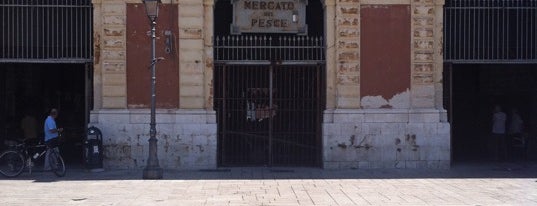 Piazza del Ferrarese is one of Puglia - Bari.