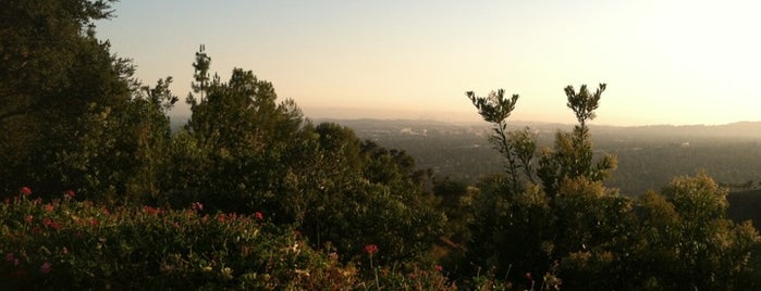 Eaton Canyon Hiking Trail is one of LA Places.