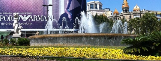 Plaça de Catalunya is one of Barcelona / Essentials.