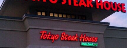 Tokyo Steakhouse And Sushi Bar is one of Locais curtidos por Susie.