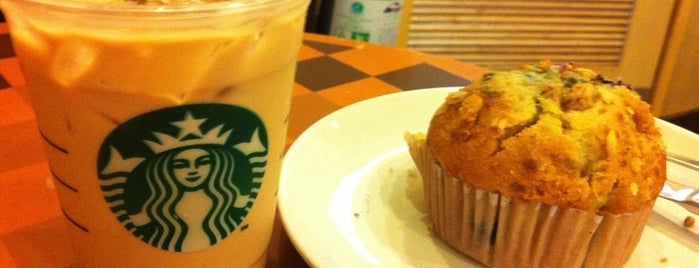 สตาร์บัคส์ is one of 24 Hour Restaurants + Delivery.