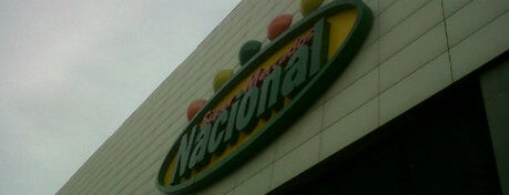 Supermercados Nacional is one of Mis lugares favoritos.