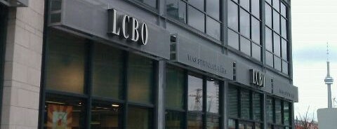 LCBO is one of Simonさんのお気に入りスポット.