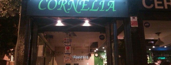 Cornelia Night is one of De copas.