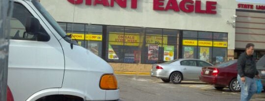 Giant Eagle Supermarket is one of Ross’s Liked Places.