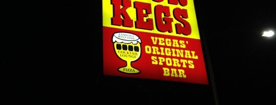 Four Kegs Sports Pub is one of Lugares favoritos de Dan.