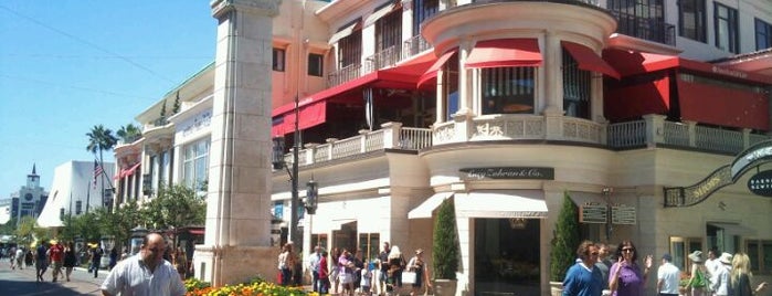 The Grove is one of best of LA!.