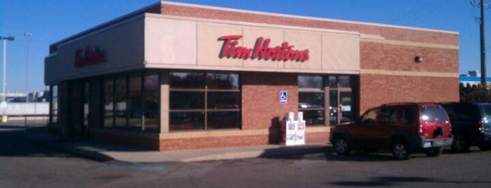 Tim Hortons is one of Lugares favoritos de Heather.
