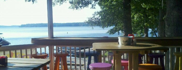 The Pointe at Lake Gatson is one of Bars.