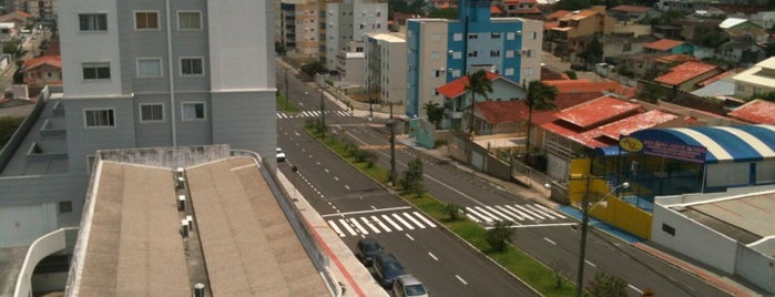 Capoeiras is one of Bairros e Distritos de Florianópolis.