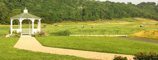 Harbor Links Golf Course is one of Lieux qui ont plu à Sharon.