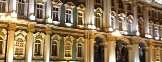 Зимний дворец is one of Мои посещения.