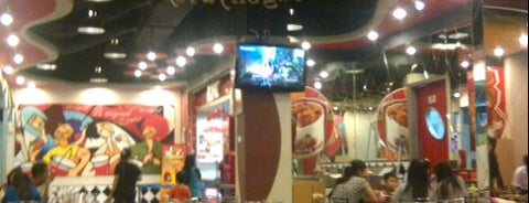 KFC is one of My Favorite Place in Makassar \(•ˆ▾ˆ•)/.