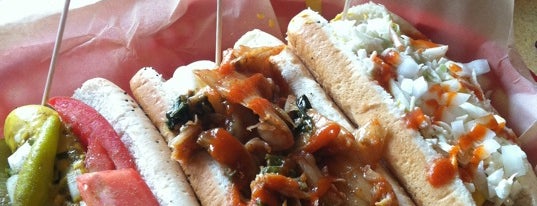 Dirty Frank's Hot Dog Palace is one of Lugares favoritos de Cris.