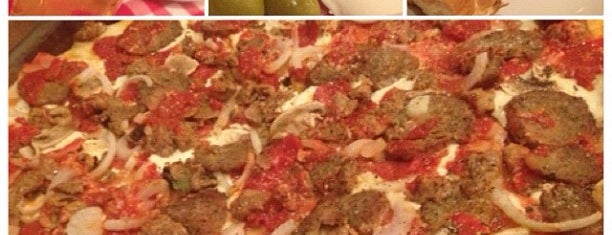 Grimaldi's Pizzeria is one of Posti che sono piaciuti a Adam.