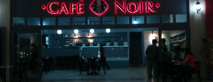 Café Noir is one of Lieux qui ont plu à Anil.