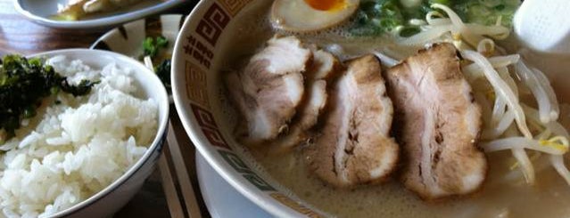 久留米純とんこつ 岡村屋 is one of ramen.