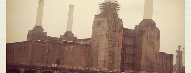Battersea Power Station is one of Museus, Parques e Feirinhas em Londres.