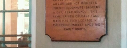 Café du Monde is one of NOLA LOVE 💜.