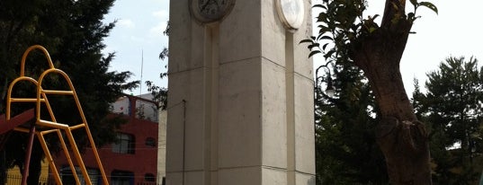 Parque El Reloj is one of Locais salvos de Perry.