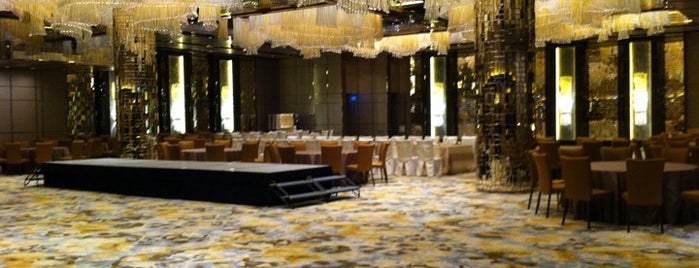 The Ritz-Carlton, Hong Kong is one of Hong Kong Hotel Recommendations.