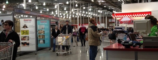 Costco is one of Locais curtidos por Megan.